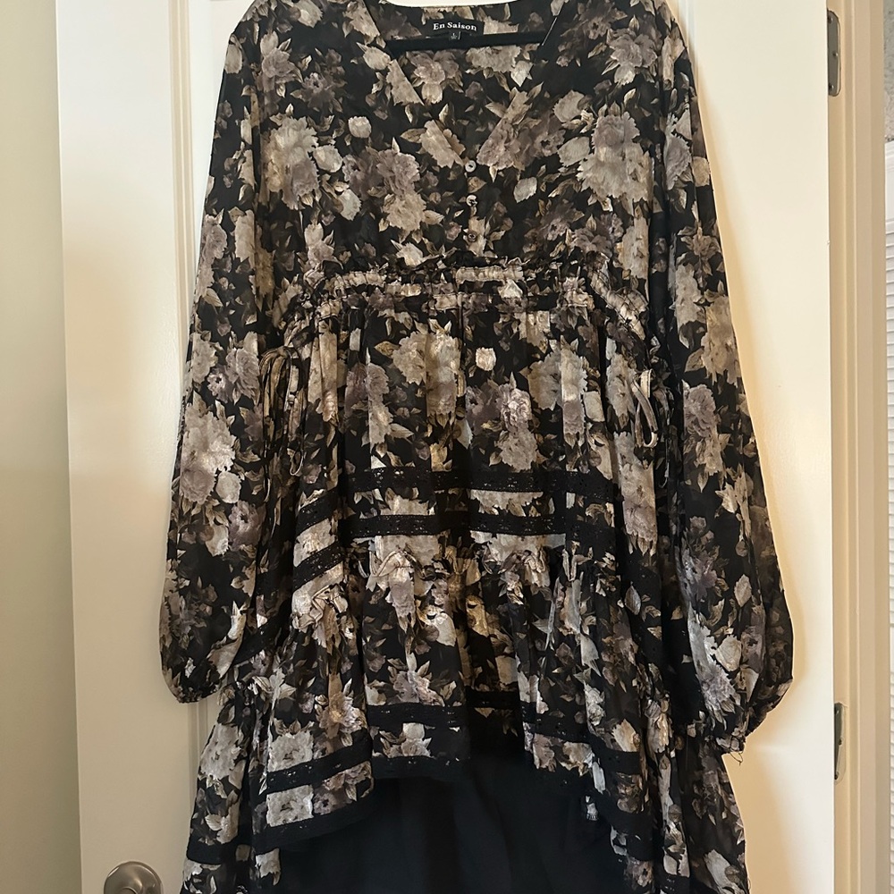 En Saison Black and Cream Floral Dress